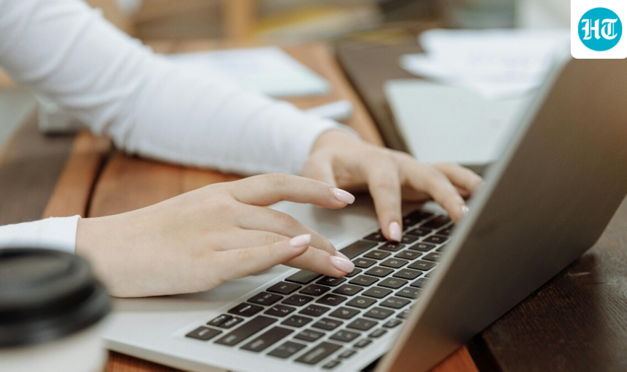 Laptop_1753858226839_1753858236068_1791199055364_hI8J_3a7d706f-9b66-4f14-a3ff-d52ab14f09a4_WdFk