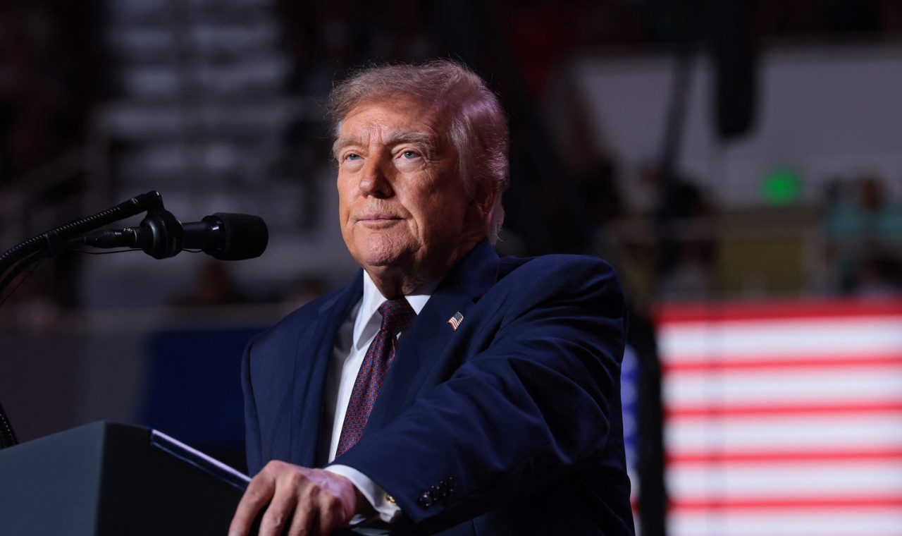 US-PRESIDENT-TRUMP-HOLDS-A-MIDTERM-RALLY-IN-MOBILE_1791027988080_ygj3_1791027988267_Dqtt_3a6c237e-e405-40db-baf4-061e05f7c9ec_r18P