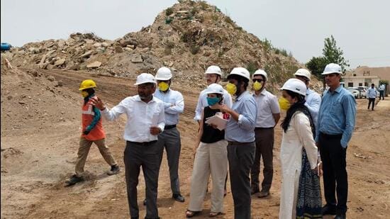 Officials-showcased-sanitation-projects-dust-cont_1780114805440