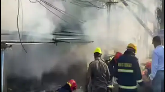 The-fire-first-engulfed-the-fish-market-on-the-gro_1780312333594