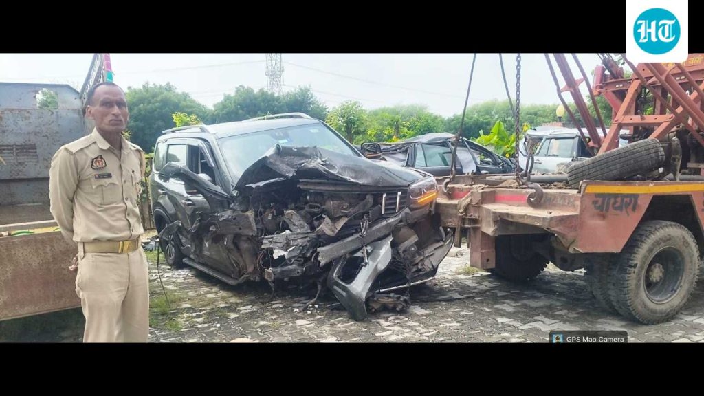 Damaged-vehicles-at-the-accident-site-on-Agra-Luck_1790691622475_bNJu