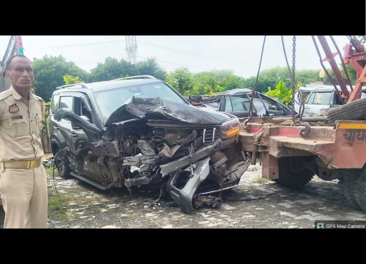 Damaged-vehicles-at-the-accident-site-on-Agra-Luck_1790691622475_bNJu