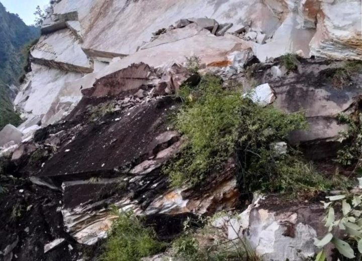 Over-350-pilgrims-were-stopped-at-Dharchula-after-_1790944048331_N6d6